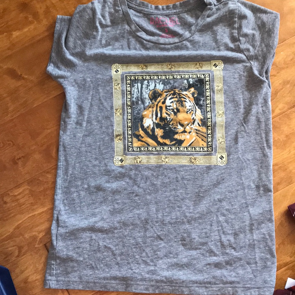 Tee shirt